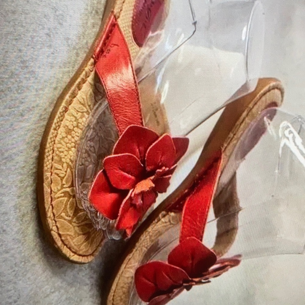 Boc sandal women’s size 8 red flower flip flops leather strap